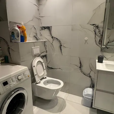 Prayla Luxury At Delijorgji Tirana