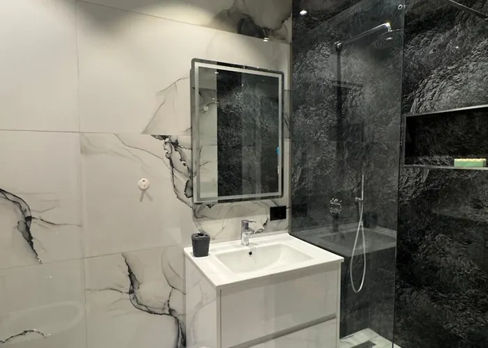 Prayla Luxury At Delijorgji * ティラナ